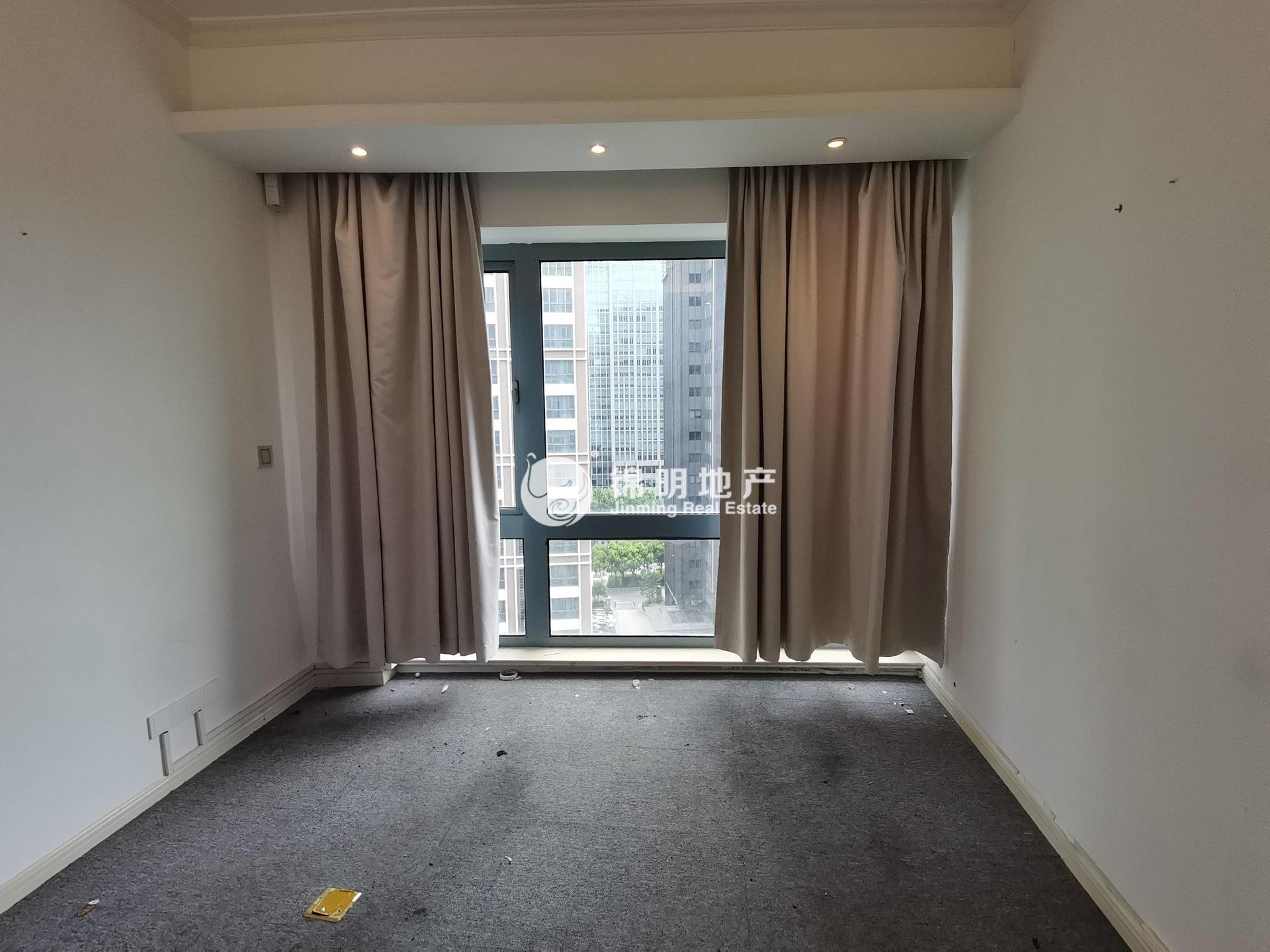 长风国盛中心111平米写字楼出租